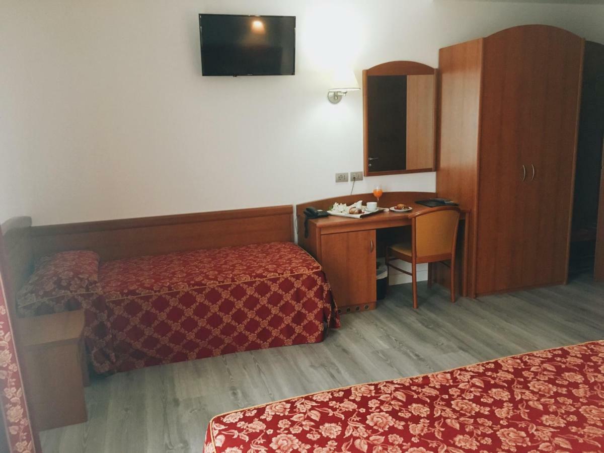 Hotel Alla Croce Negrisia Bagian luar foto